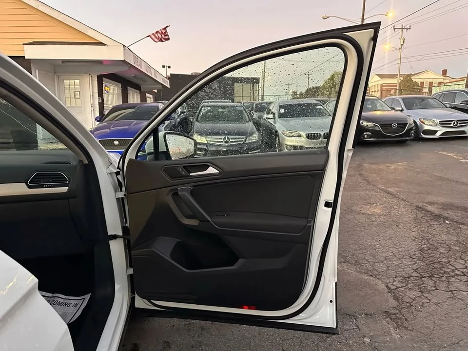 2019 Volkswagen Tiguan - Image 13 of 20