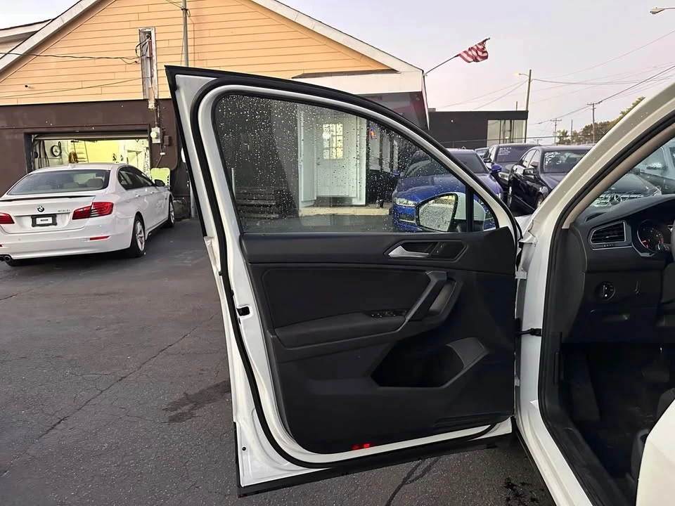 2019 Volkswagen Tiguan - Image 9 of 20