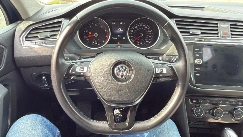 2019 Volkswagen Tiguan - Image 10 of 12
