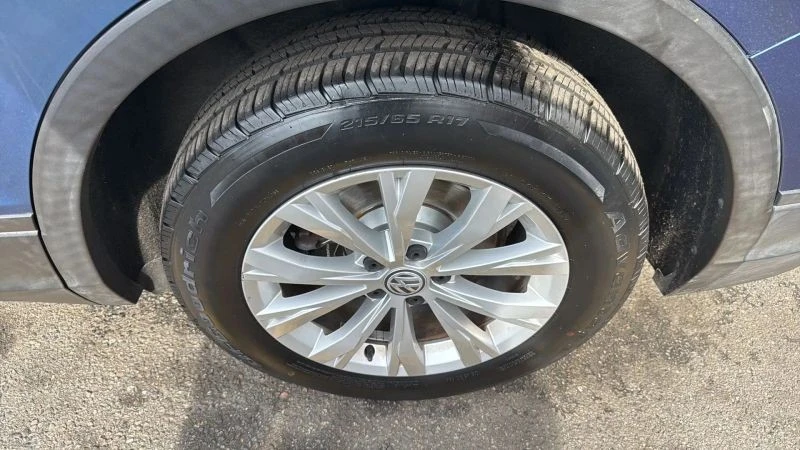 2019 Volkswagen Tiguan - Image 9 of 12
