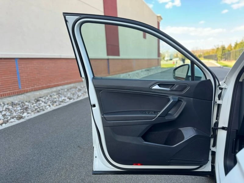 2019 Volkswagen Tiguan - Image 11 of 12