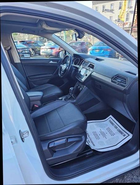 2019 Volkswagen Tiguan - Image 9 of 12