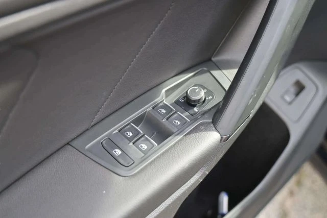 2019 Volkswagen Tiguan - Image 15 of 21