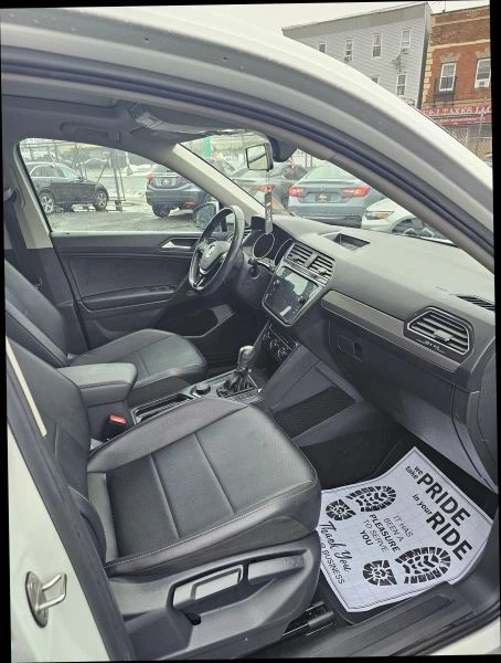 2019 Volkswagen Tiguan - Image 8 of 12