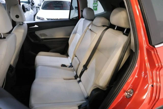 2019 Volkswagen Tiguan - Image 9 of 21