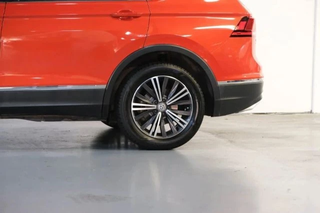 2019 Volkswagen Tiguan - Image 17 of 21