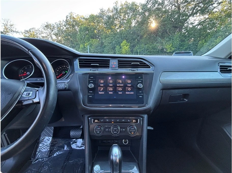 2019 Volkswagen Tiguan - Image 11 of 21