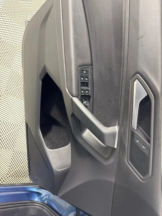 2019 Volkswagen Tiguan - Image 8 of 12