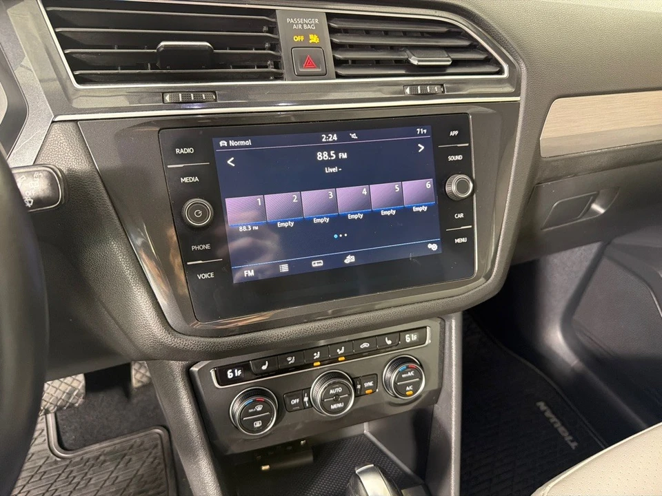 2019 Volkswagen Tiguan - Image 16 of 21