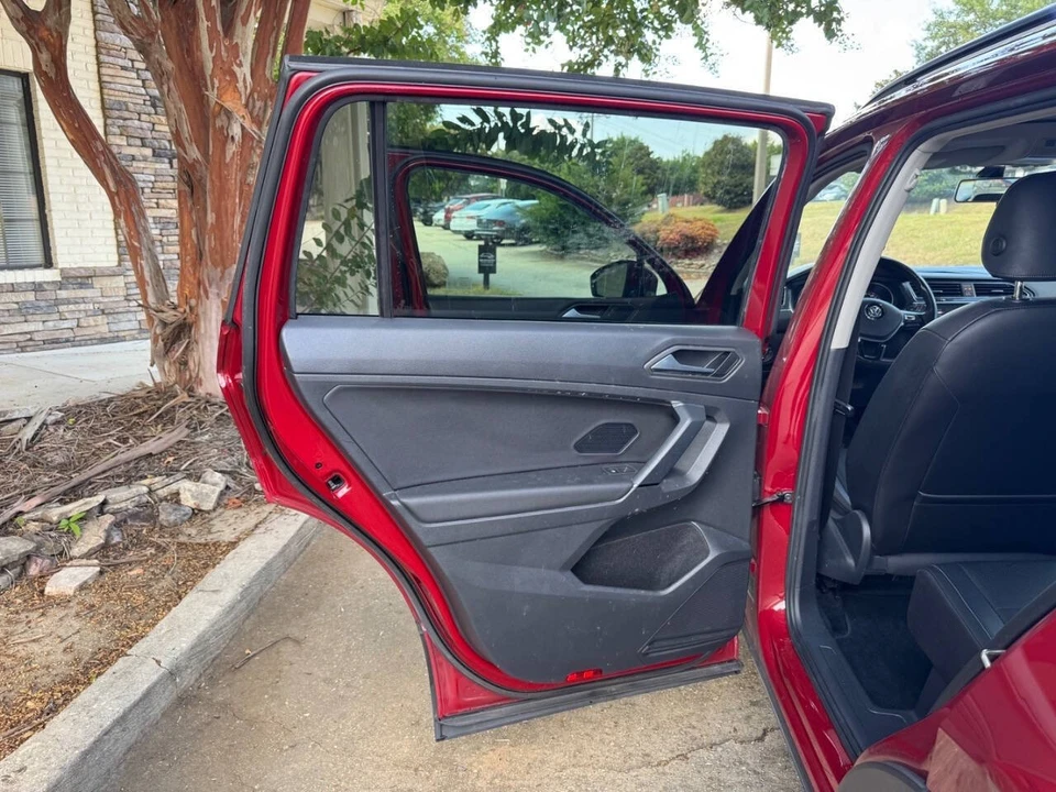 2019 Volkswagen Tiguan - Image 9 of 21