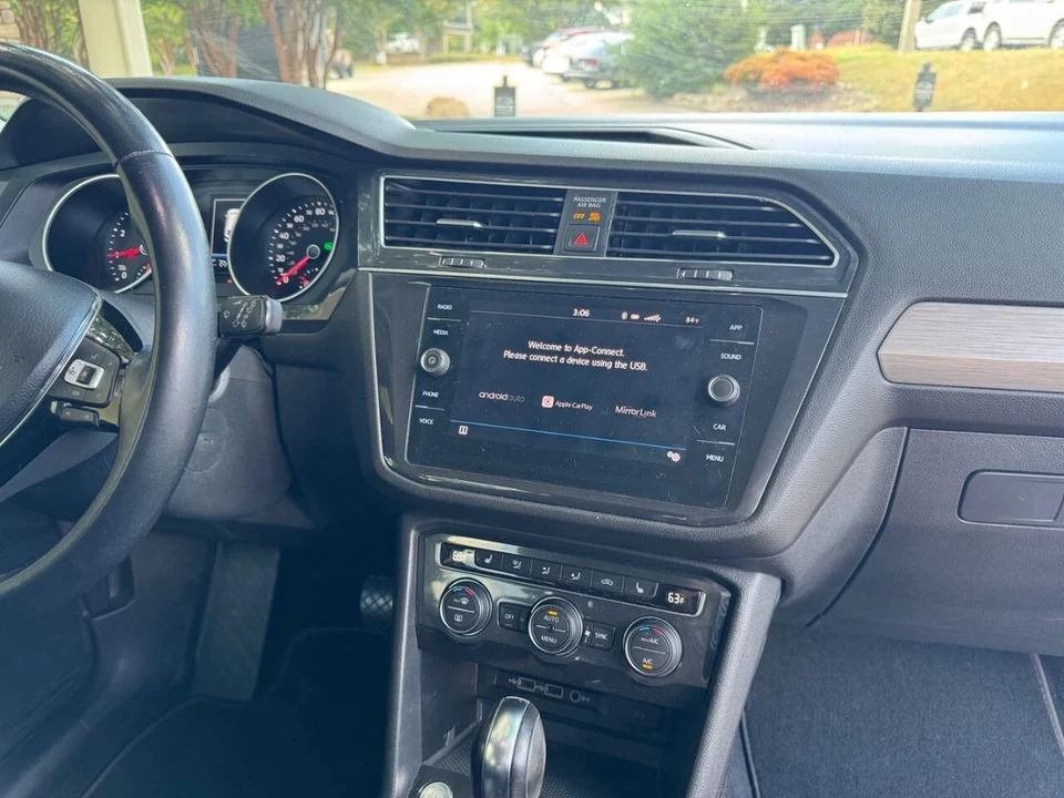 2019 Volkswagen Tiguan - Image 13 of 21