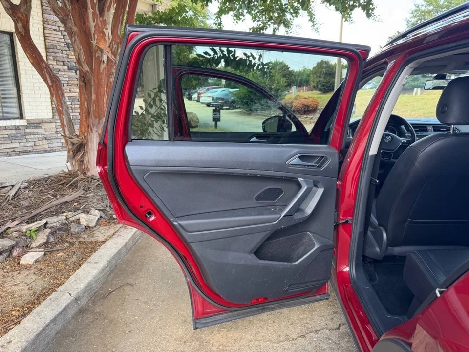 2019 Volkswagen Tiguan - Image 9 of 21