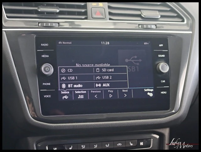 2019 Volkswagen Tiguan - Image 17 of 21