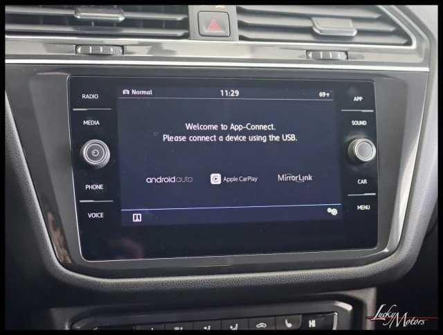 2019 Volkswagen Tiguan - Image 18 of 21
