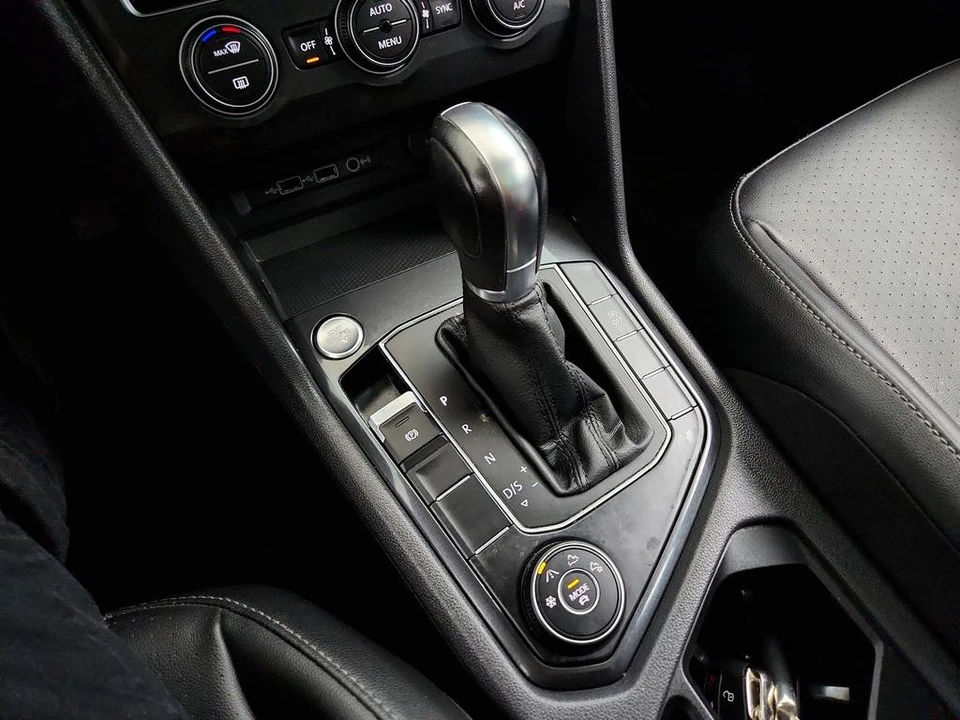2019 Volkswagen Tiguan - Image 18 of 21