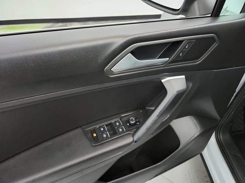 2019 Volkswagen Tiguan - Image 20 of 21