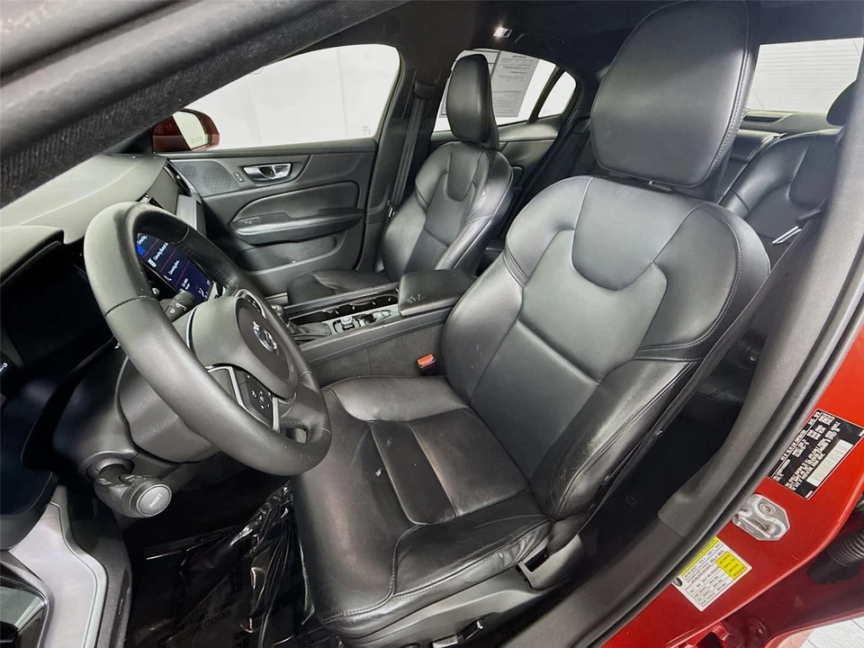 2019 Volvo - Image 2 of 31