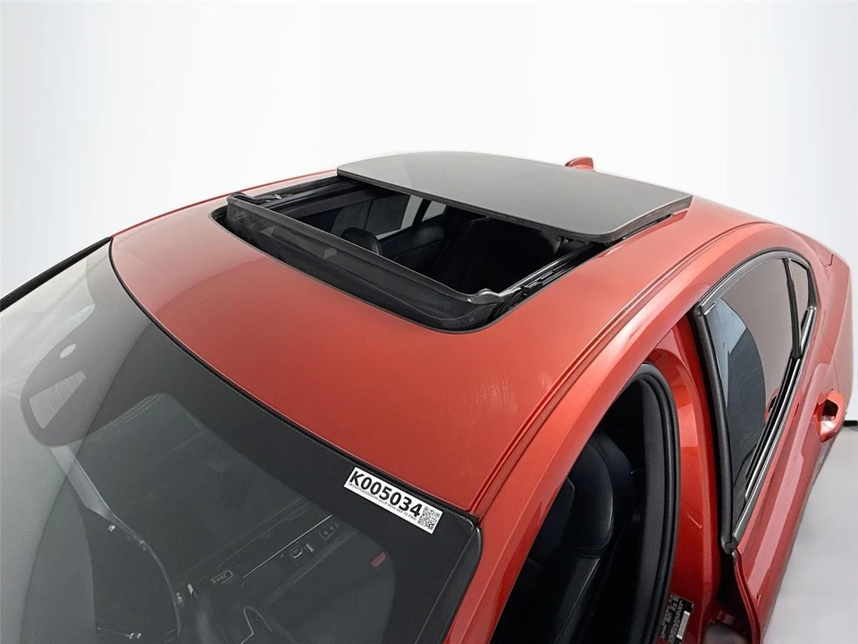 2019 Volvo - Image 20 of 31