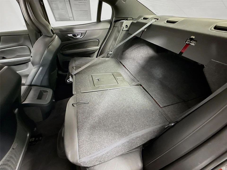 2019 Volvo - Image 22 of 31