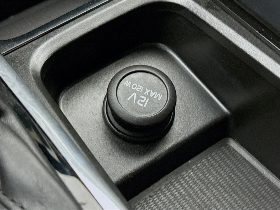 2019 Volvo - Image 19 of 31