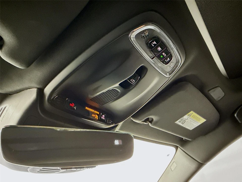 2019 Volvo - Image 14 of 31