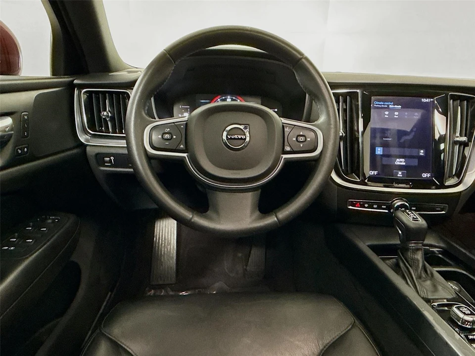2019 Volvo - Image 3 of 31