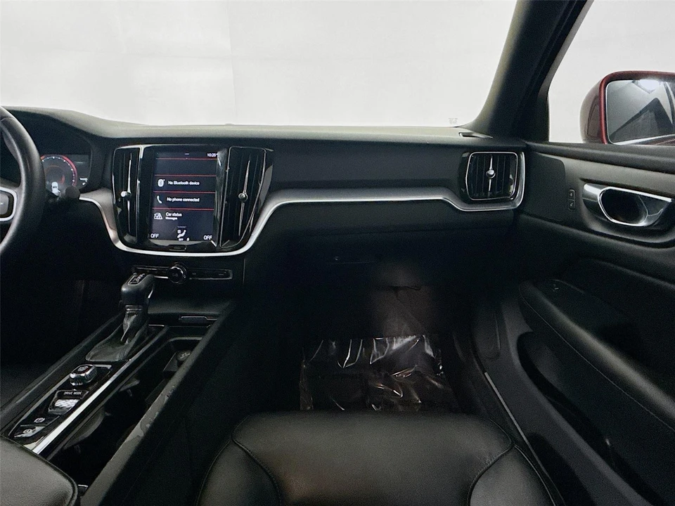2019 Volvo - Image 27 of 31