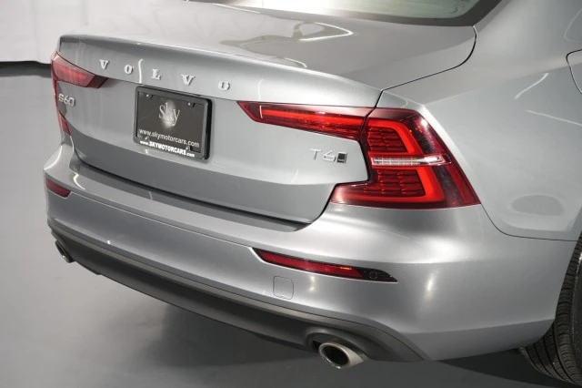 2019 Volvo - Image 11 of 31