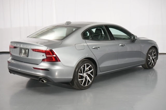 2019 Volvo - Image 10 of 31