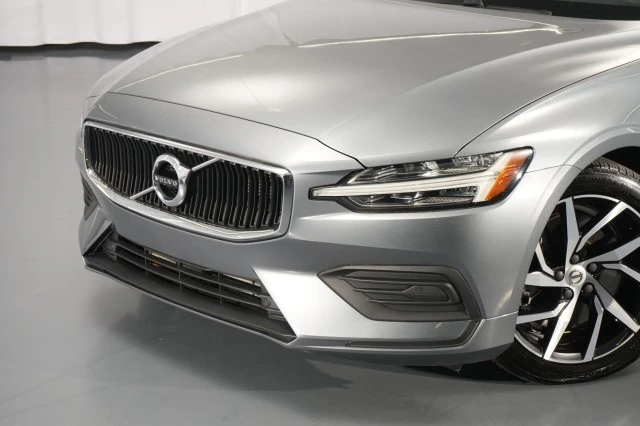 2019 Volvo - Image 3 of 31