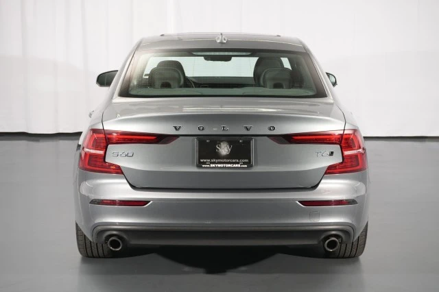 2019 Volvo - Image 13 of 31