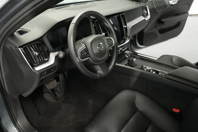 2019 Volvo - Image 23 of 31