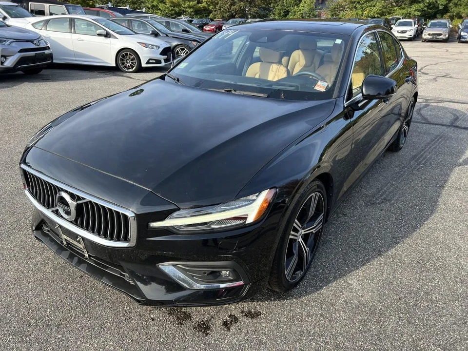 2019 Volvo S60 3rd Gen - Image 11 of 12