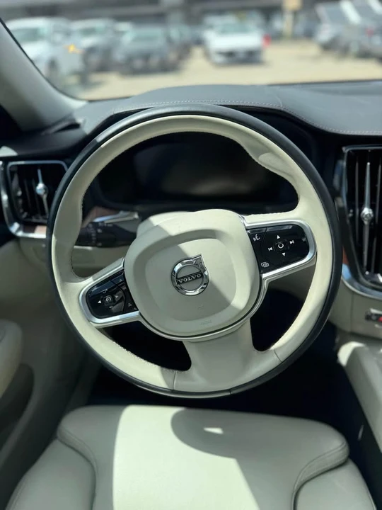 2019 Volvo S60 3rd Gen - Image 9 of 10