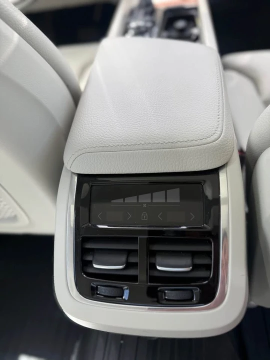 2019 Volvo S60 3rd Gen - Image 8 of 10