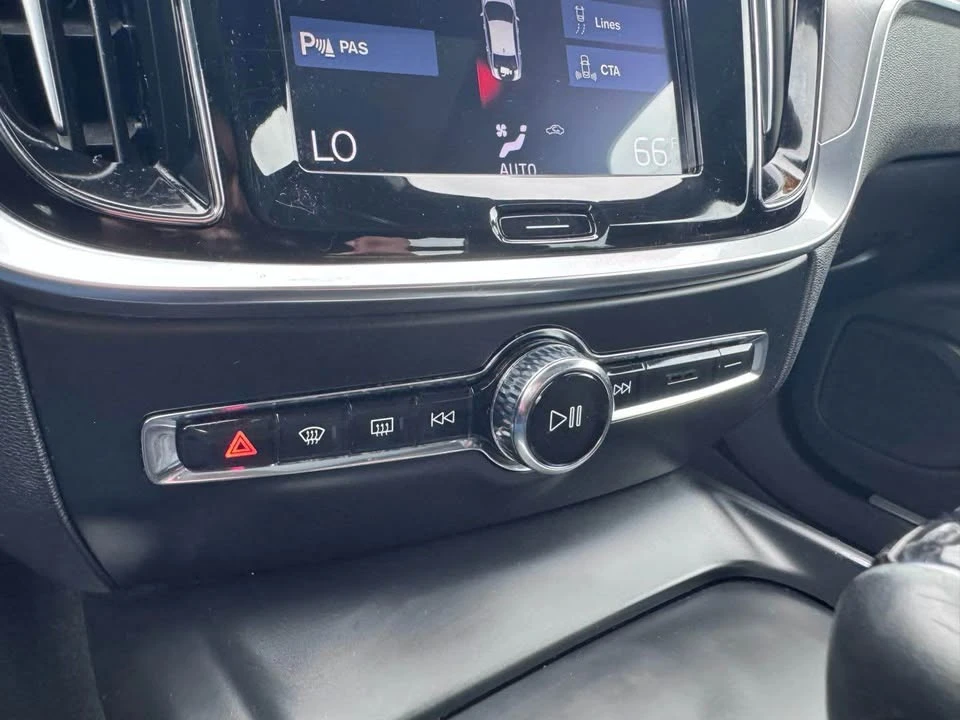 2019 Volvo S60 3rd Gen - Image 13 of 19