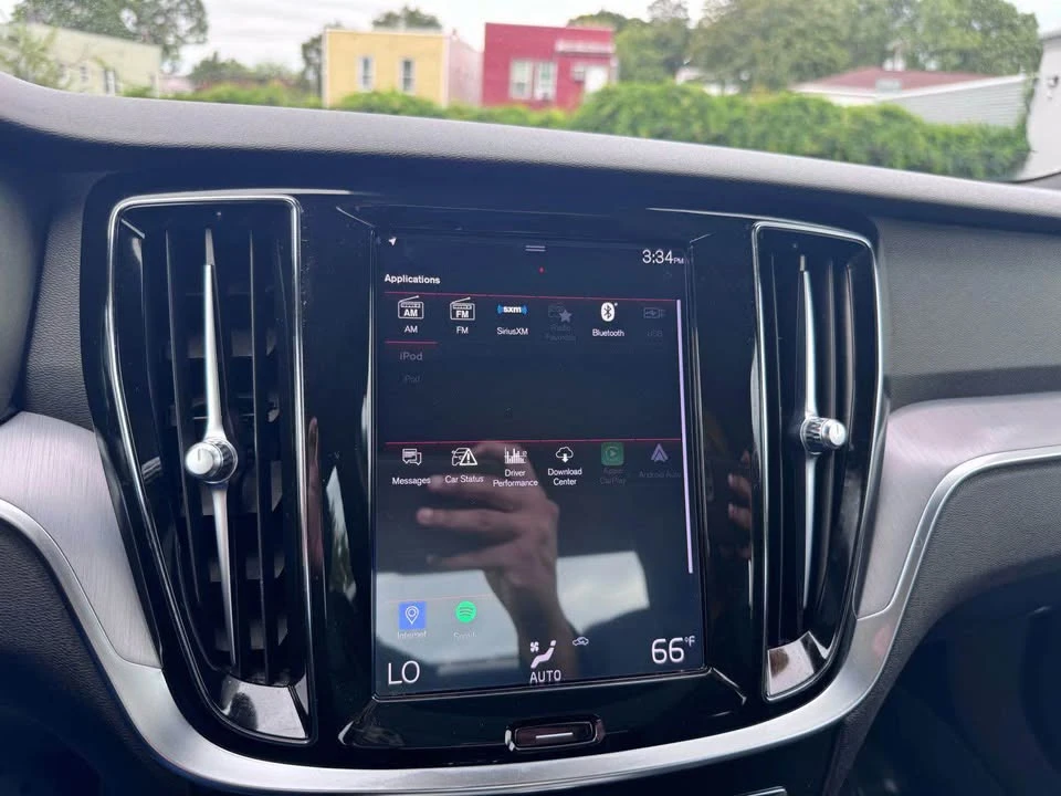 2019 Volvo S60 3rd Gen - Image 11 of 19