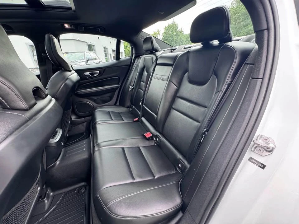 2019 Volvo S60 3rd Gen - Image 16 of 19