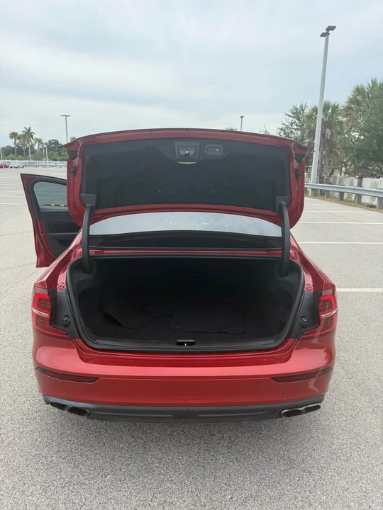 2019 Volvo S60 3rd Gen - Image 13 of 14