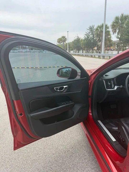 2019 Volvo S60 3rd Gen - Image 10 of 14