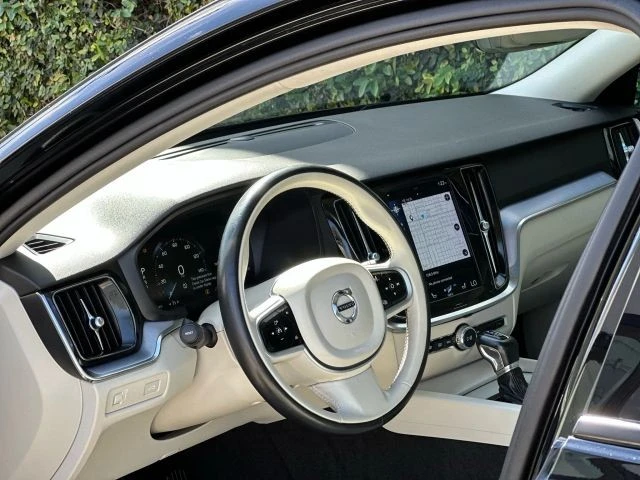 2019 Volvo S60 3rd Gen - Image 17 of 21