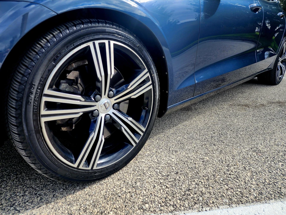 2019 Volvo S60 3rd Gen - Image 23 of 31