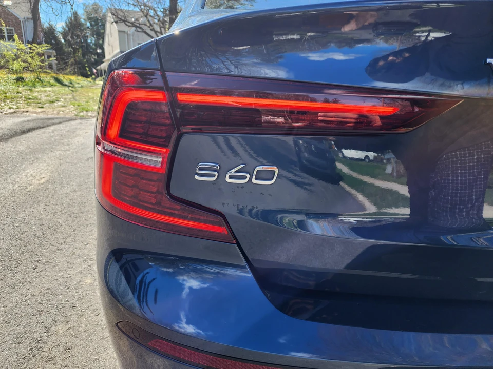2019 Volvo S60 3rd Gen - Image 15 of 31