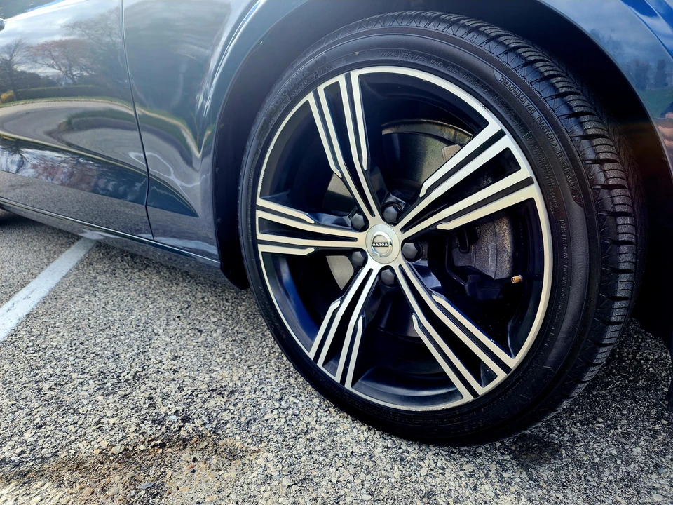 2019 Volvo S60 3rd Gen - Image 29 of 31