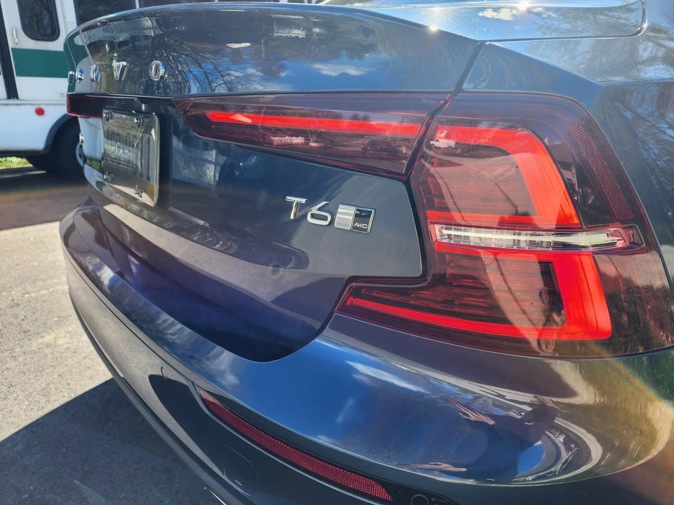 2019 Volvo S60 3rd Gen - Image 16 of 31