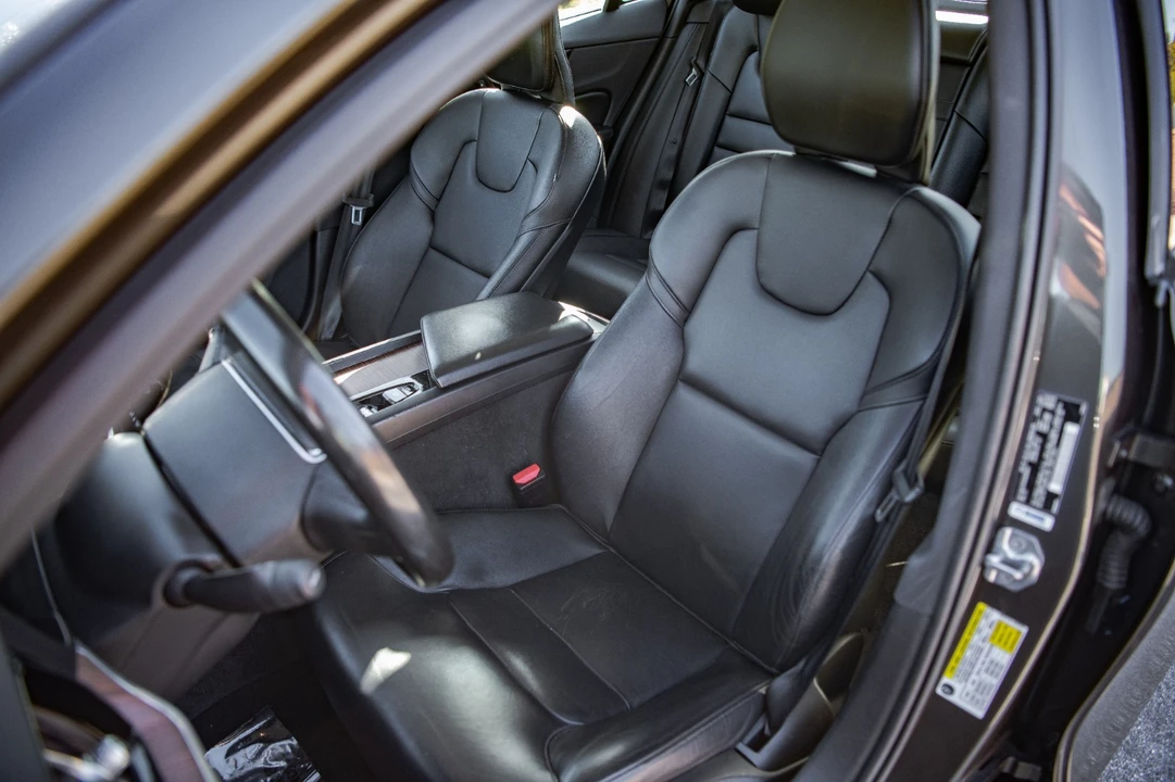 2019 Volvo S60 3rd Gen - Image 14 of 24