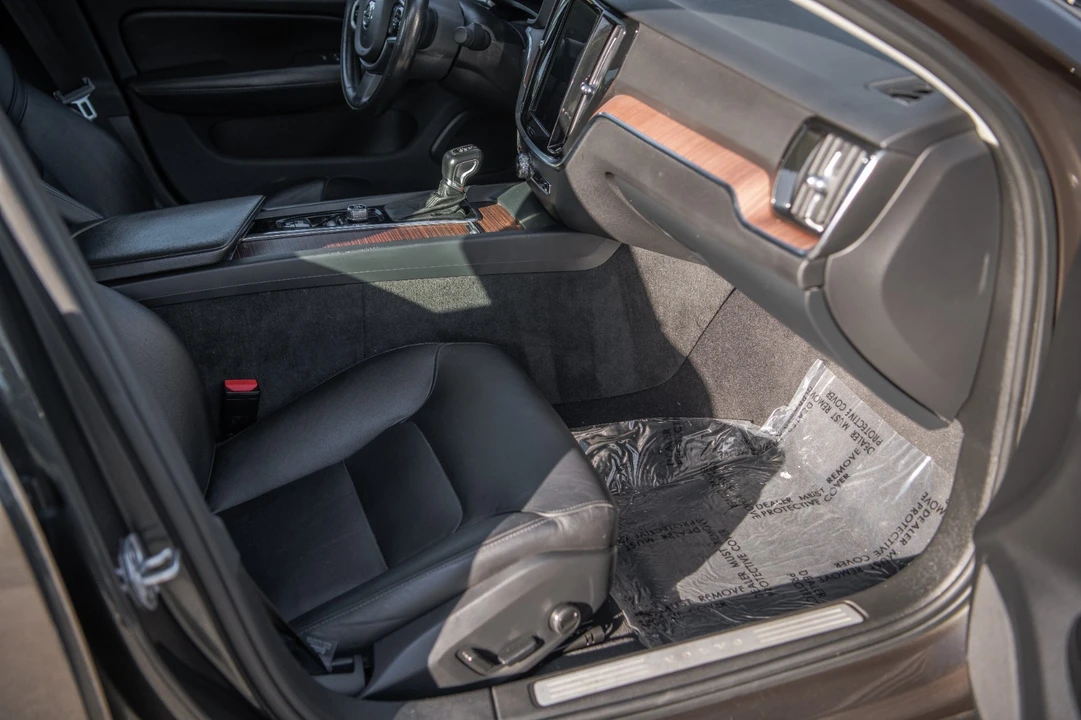 2019 Volvo S60 3rd Gen - Image 23 of 24