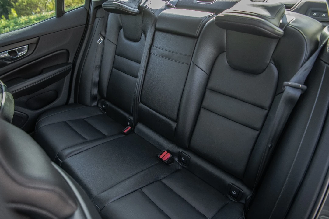 2019 Volvo S60 3rd Gen - Image 17 of 24