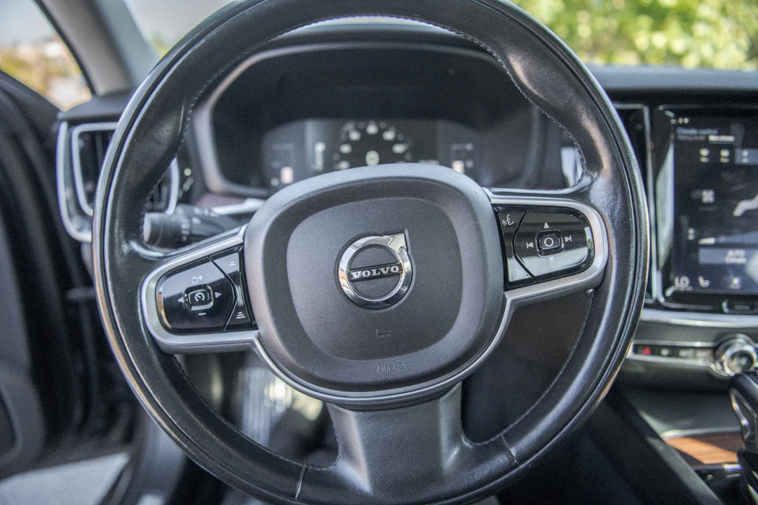 2019 Volvo S60 3rd Gen - Image 11 of 24