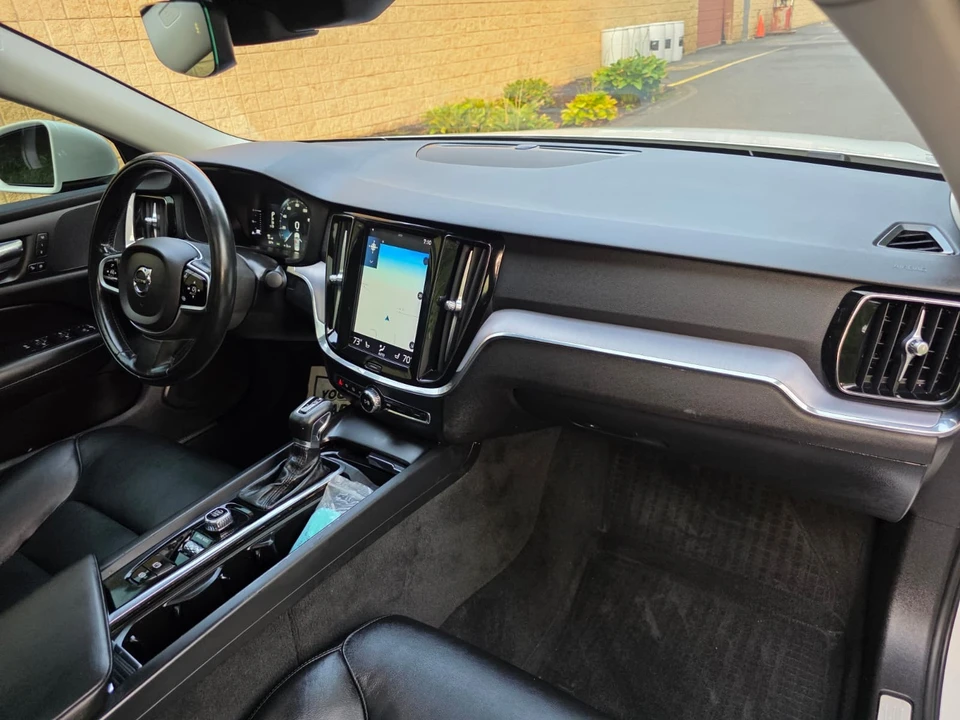 2019 Volvo S60 3rd Gen - Image 20 of 31